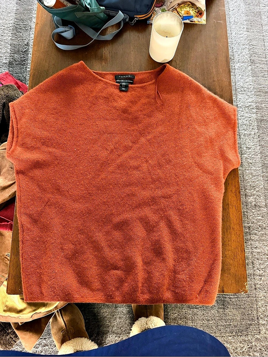 Tahari Tops - Tahari Cashmere Short Sleeve Top Size large